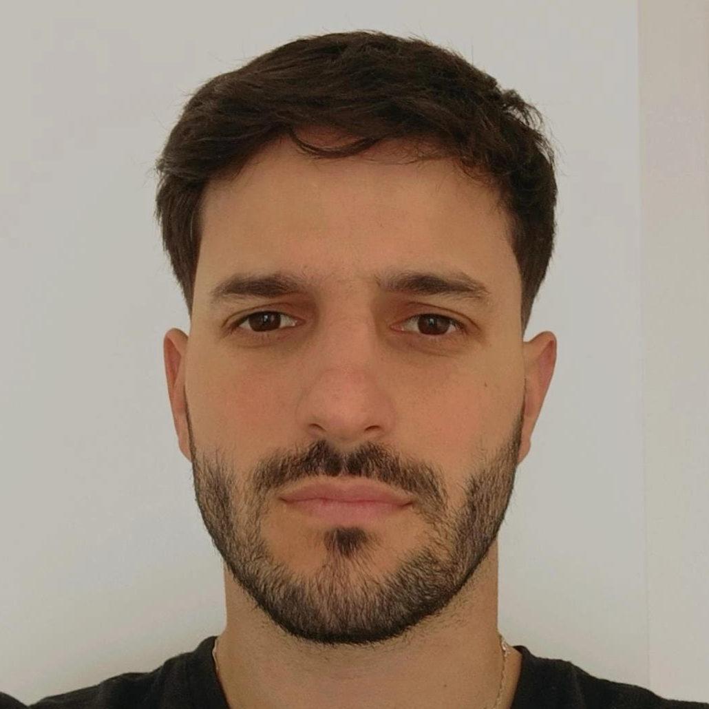 Esteban González